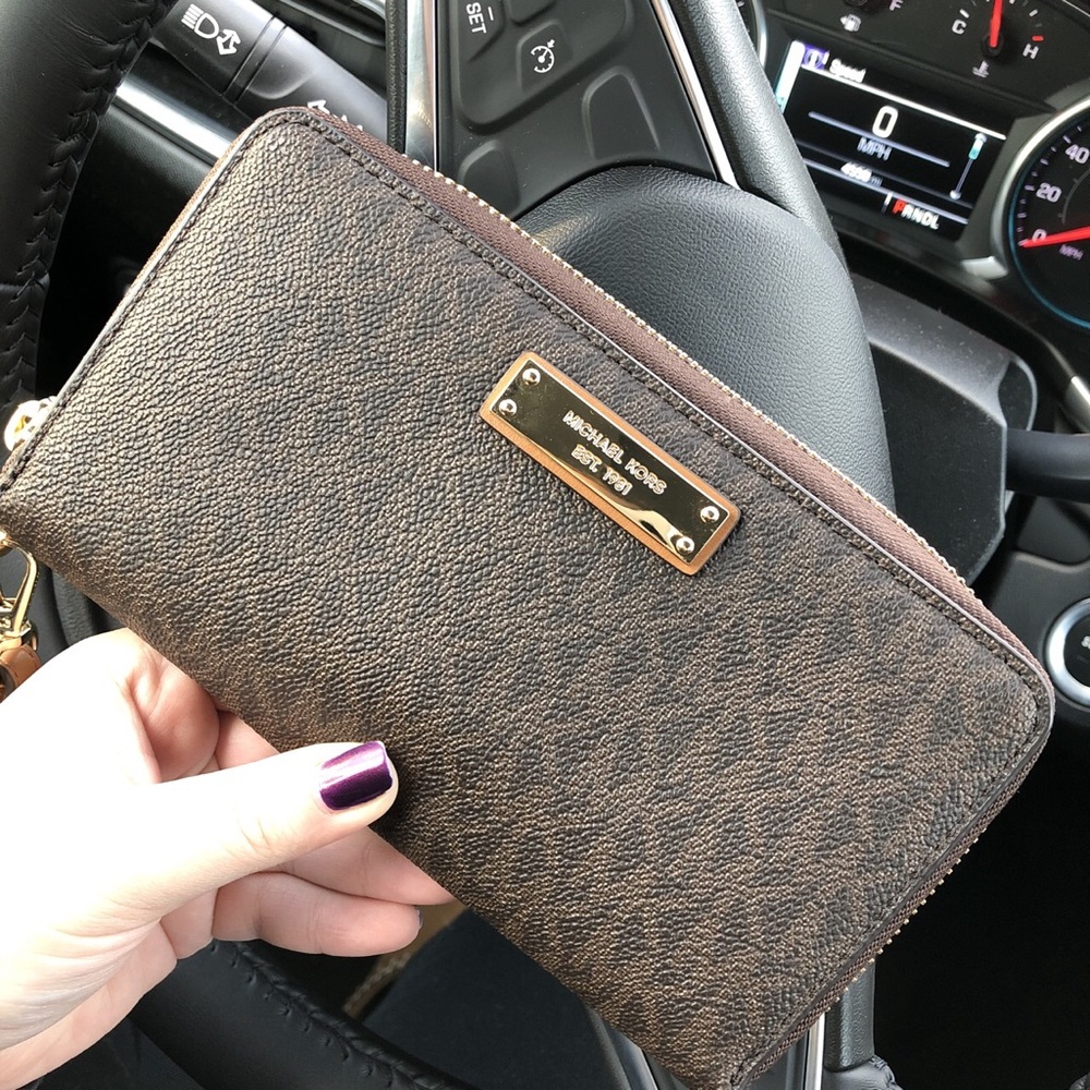 Michael kors wallet
